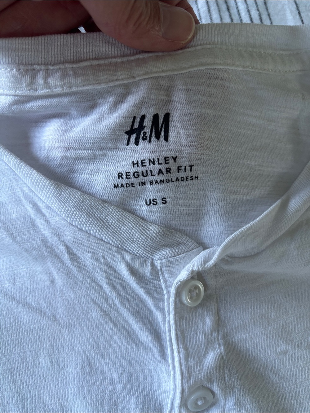 H&M White Short-Sleeve Henley Tee mens small - Picture 3 of 4